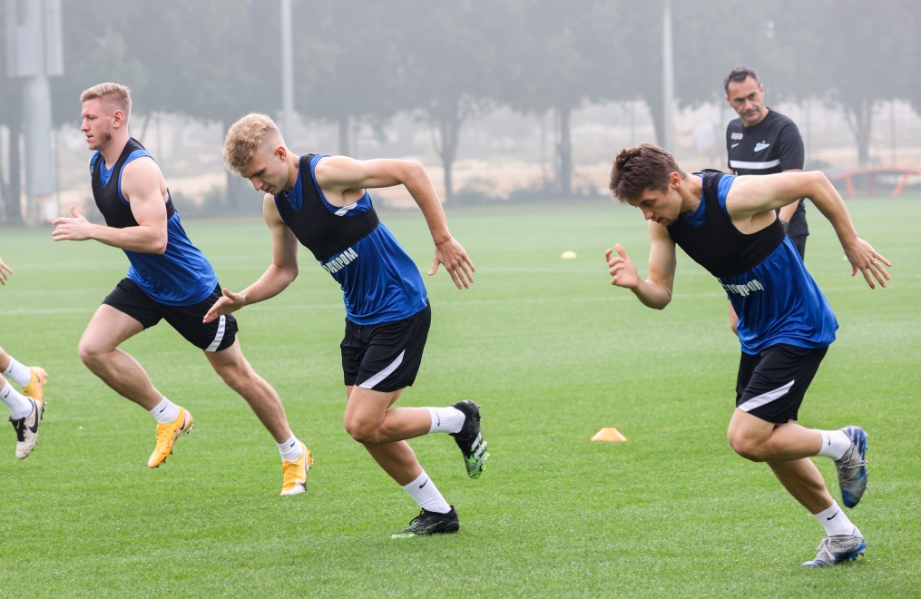 «Газпром»-тренировочные сборы «Зенита» в Дубае: 19 января, утренняя тренировка