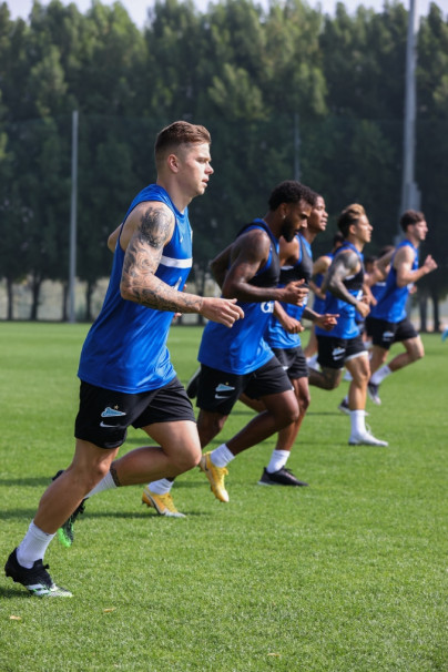 «Газпром»-тренировочные сборы «Зенита» в Дубае: 19 января, утренняя тренировка