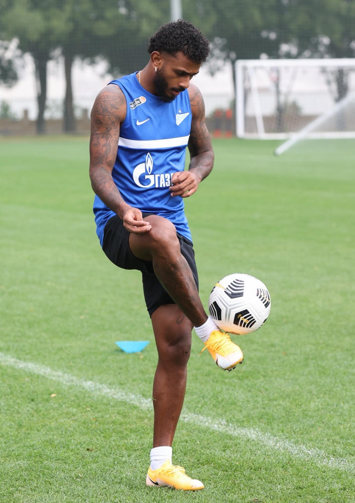 «Газпром»-тренировочные сборы «Зенита» в Дубае: 21 января, утренняя тренировка