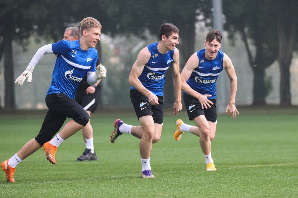 «Газпром»-тренировочные сборы «Зенита» в Дубае: 21 января, утренняя тренировка