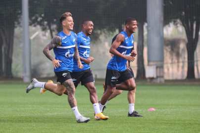 «Газпром»-тренировочные сборы «Зенита» в Дубае: 21 января, утренняя тренировка