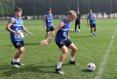 «Газпром»-тренировочные сборы «Зенита» в Дубае: 21 января, утренняя тренировка