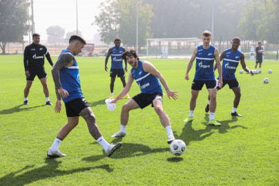 «Газпром»-тренировочные сборы «Зенита» в Дубае: 21 января, утренняя тренировка