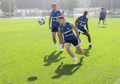 «Газпром»-тренировочные сборы «Зенита» в Дубае: 21 января, утренняя тренировка