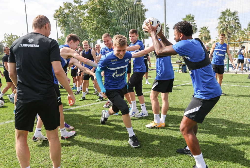 «Газпром»-тренировочные сборы «Зенита» в Дубае: 22 января, утренняя тренировка