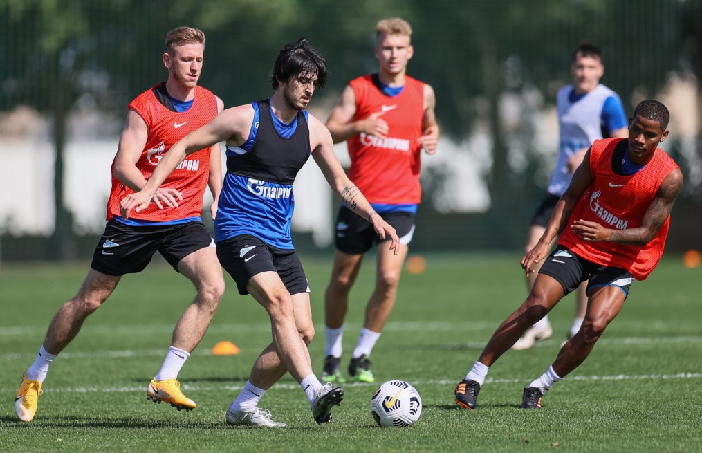 «Газпром»-тренировочные сборы «Зенита» в Дубае: 22 января, утренняя тренировка