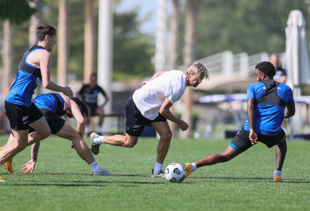 «Газпром»-тренировочные сборы «Зенита» в Дубае: 22 января, утренняя тренировка