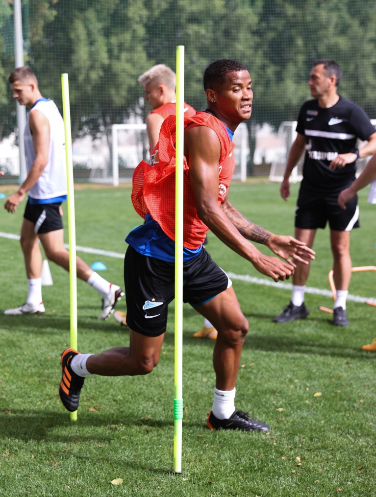 «Газпром»-тренировочные сборы «Зенита» в Дубае: 23 января, утренняя тренировка