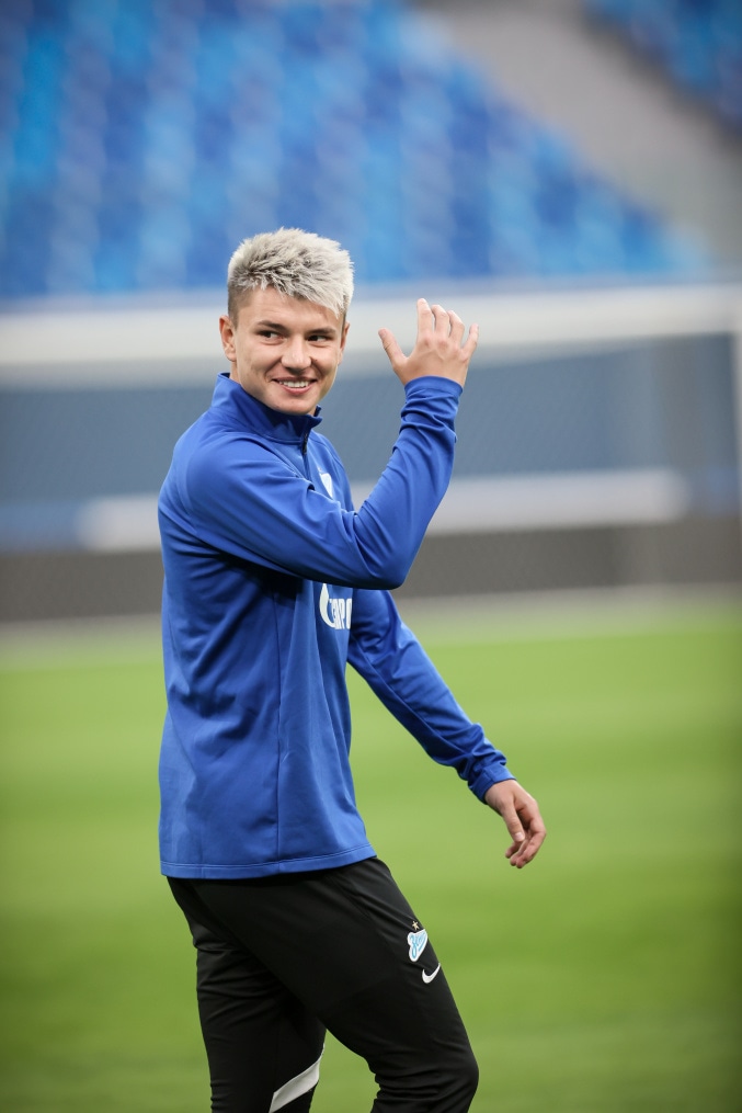 Сине-бело-голубые провели тренировку перед игрой с «Арсеналом» на «Газпром Арене»