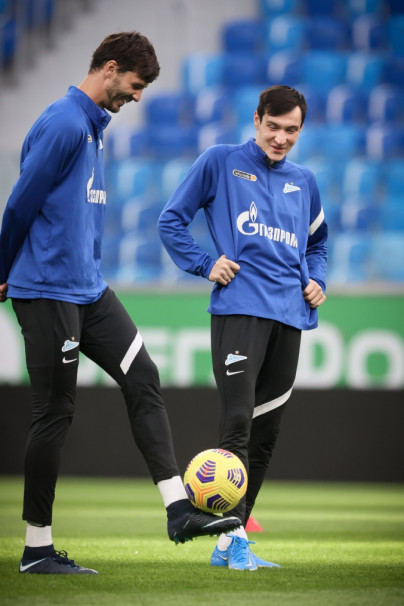 Сине-бело-голубые провели тренировку перед игрой с «Арсеналом» на «Газпром Арене»