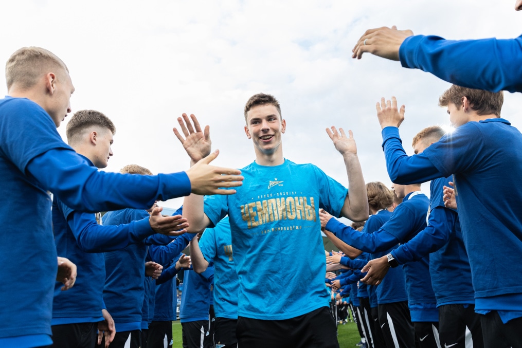 Награждение команд ЮФЛ на матче «Зенит»-м — «Краснодар»-м