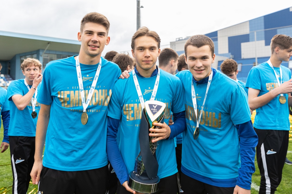 Награждение команд ЮФЛ на матче «Зенит»-м — «Краснодар»-м