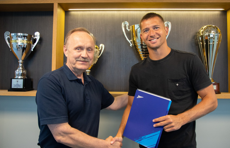 Михаил Кержаков подписал контракт с «Зенитом»