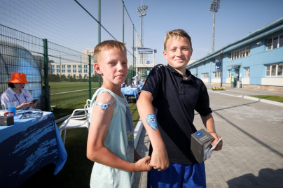 «Фан-Променад» на стадионе «Смена» перед матчем женской команды