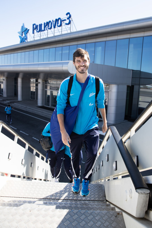 Команда «Зенит» в «Пулково» перед вылетом в Грозный на матч с «Аланией»