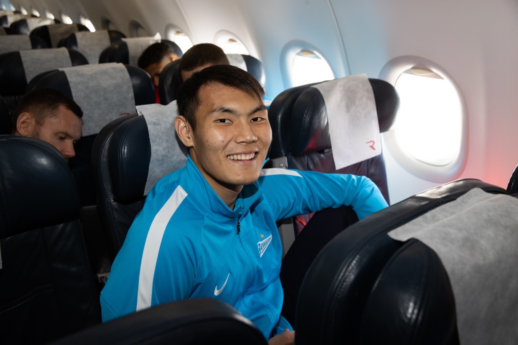 Команда «Зенит» в «Пулково» перед вылетом в Грозный на матч с «Аланией»