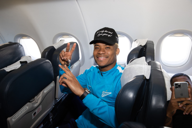 Команда «Зенит» в «Пулково» перед вылетом в Грозный на матч с «Аланией»