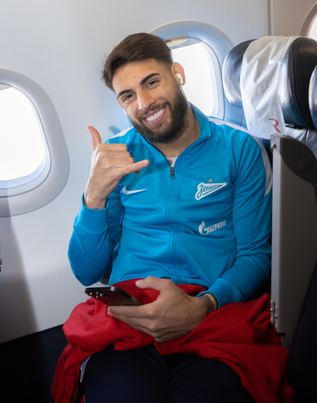 Команда «Зенит» в «Пулково» перед вылетом в Грозный на матч с «Аланией»