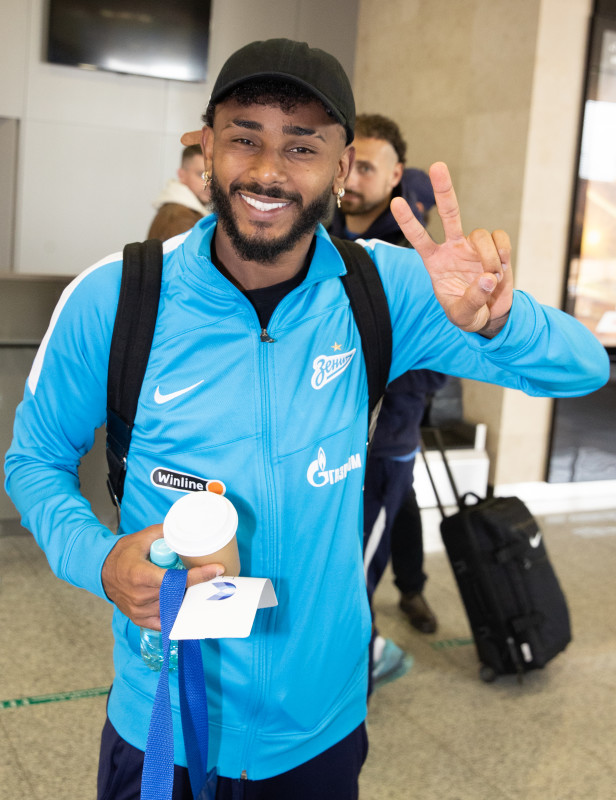 Команда «Зенит» в «Пулково» перед вылетом на матч с «Краснодаром»