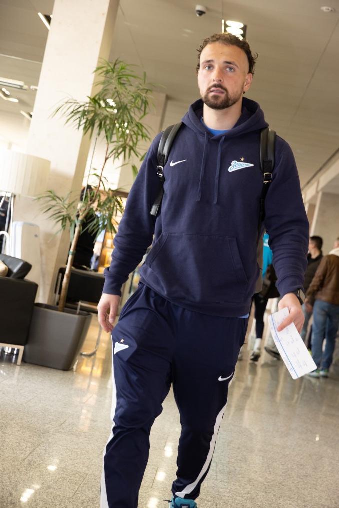 Команда «Зенит» в «Пулково» перед вылетом на матч с «Краснодаром»