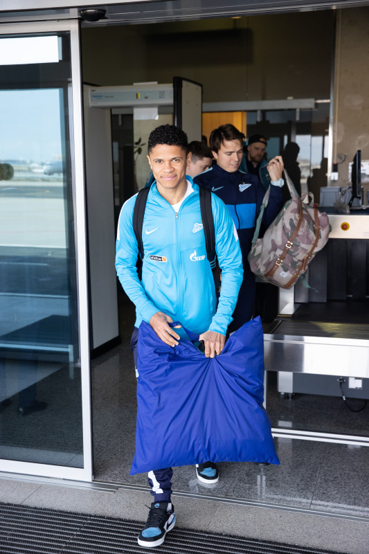 Команда «Зенит» в «Пулково» перед вылетом на матч с «Краснодаром»