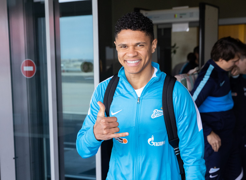 Команда «Зенит» в «Пулково» перед вылетом на матч с «Краснодаром»