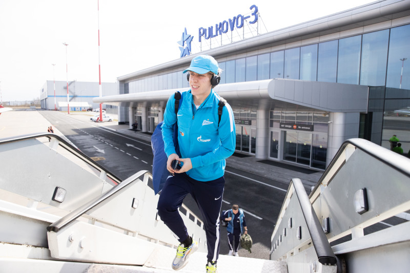 Команда «Зенит» в «Пулково» перед вылетом на матч с «Краснодаром»