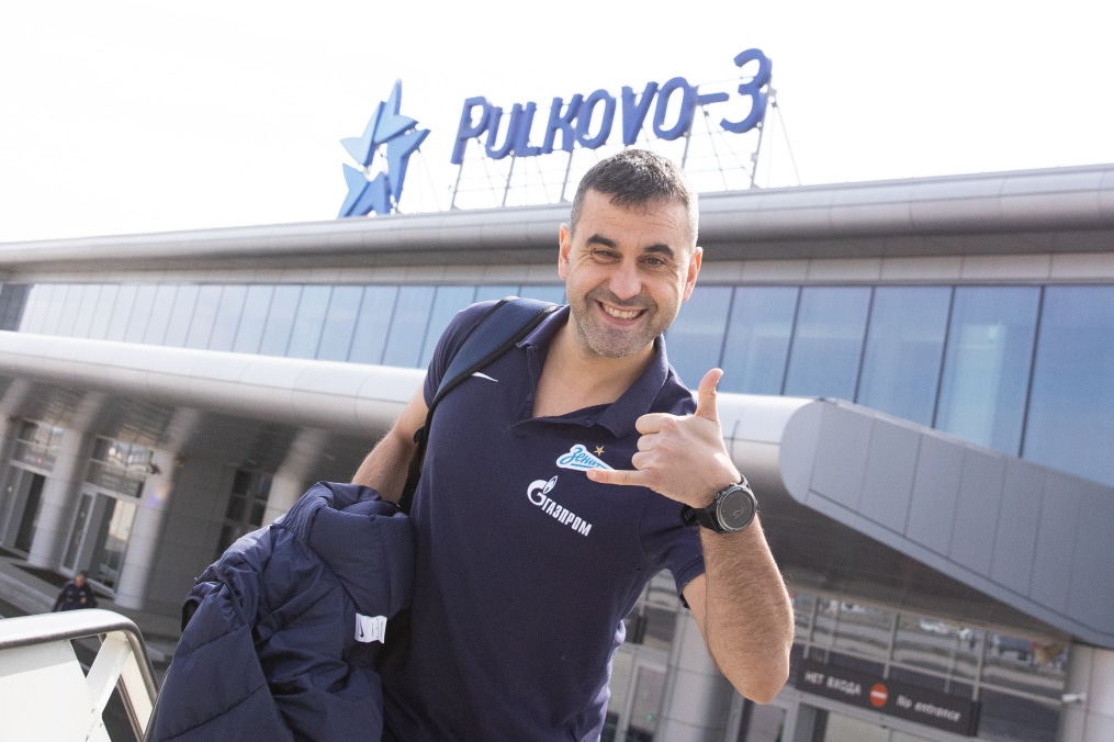 Команда «Зенит» в «Пулково» перед вылетом на матч с «Краснодаром»