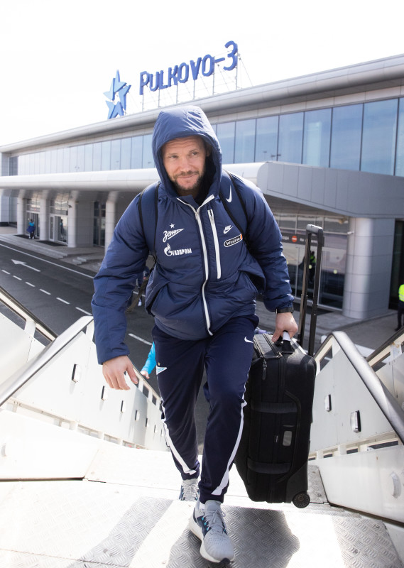 Команда «Зенит» в «Пулково» перед вылетом на матч с «Краснодаром»