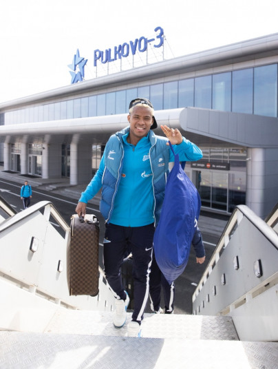 Команда «Зенит» в «Пулково» перед вылетом на матч с «Краснодаром»