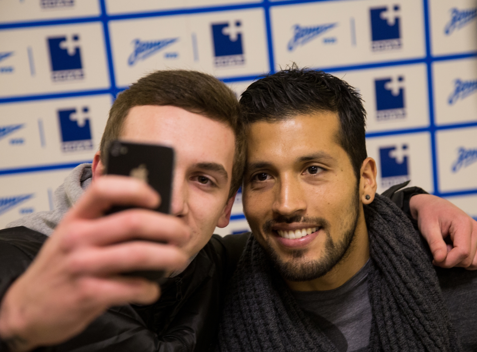 Автограф-сессия Эсекиэля Гарая в медицинском центре «СОГАЗ»