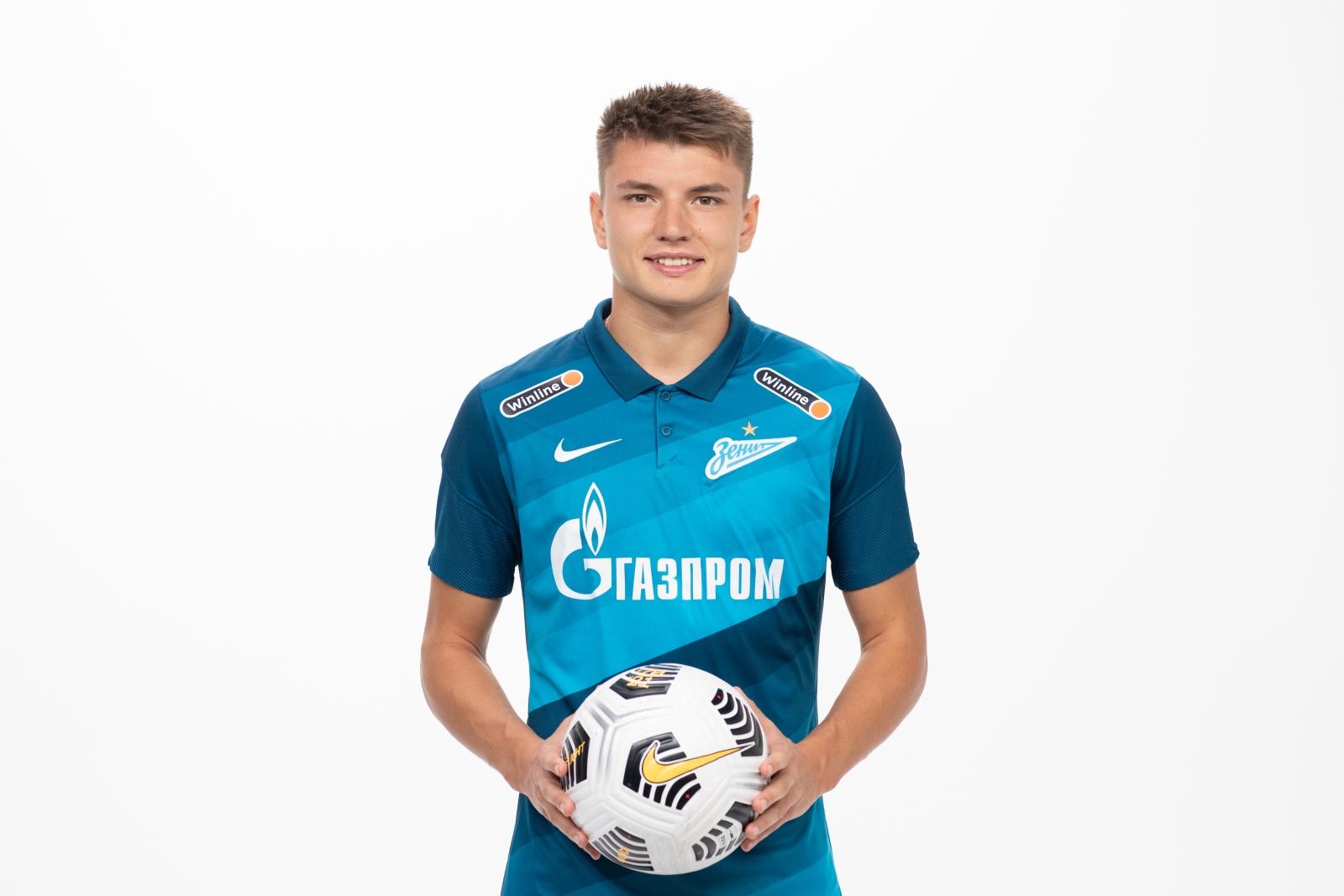 Фотосессия футболистов и тренеров основного состава ФК «Зенит» сезона 2020/21