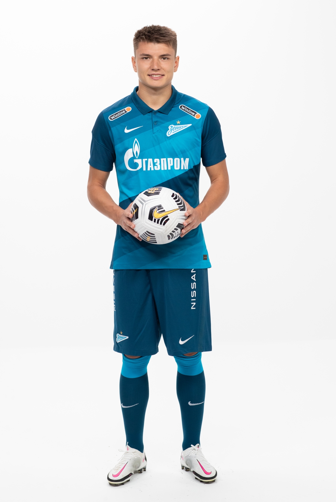 Фотосессия футболистов и тренеров основного состава ФК «Зенит» сезона 2020/21