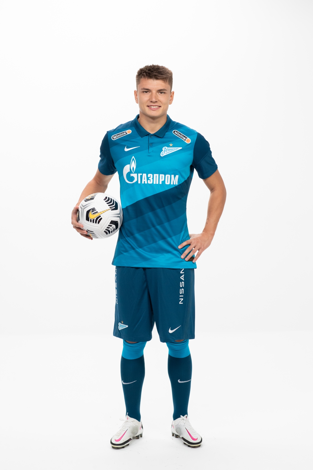 Фотосессия футболистов и тренеров основного состава ФК «Зенит» сезона 2020/21