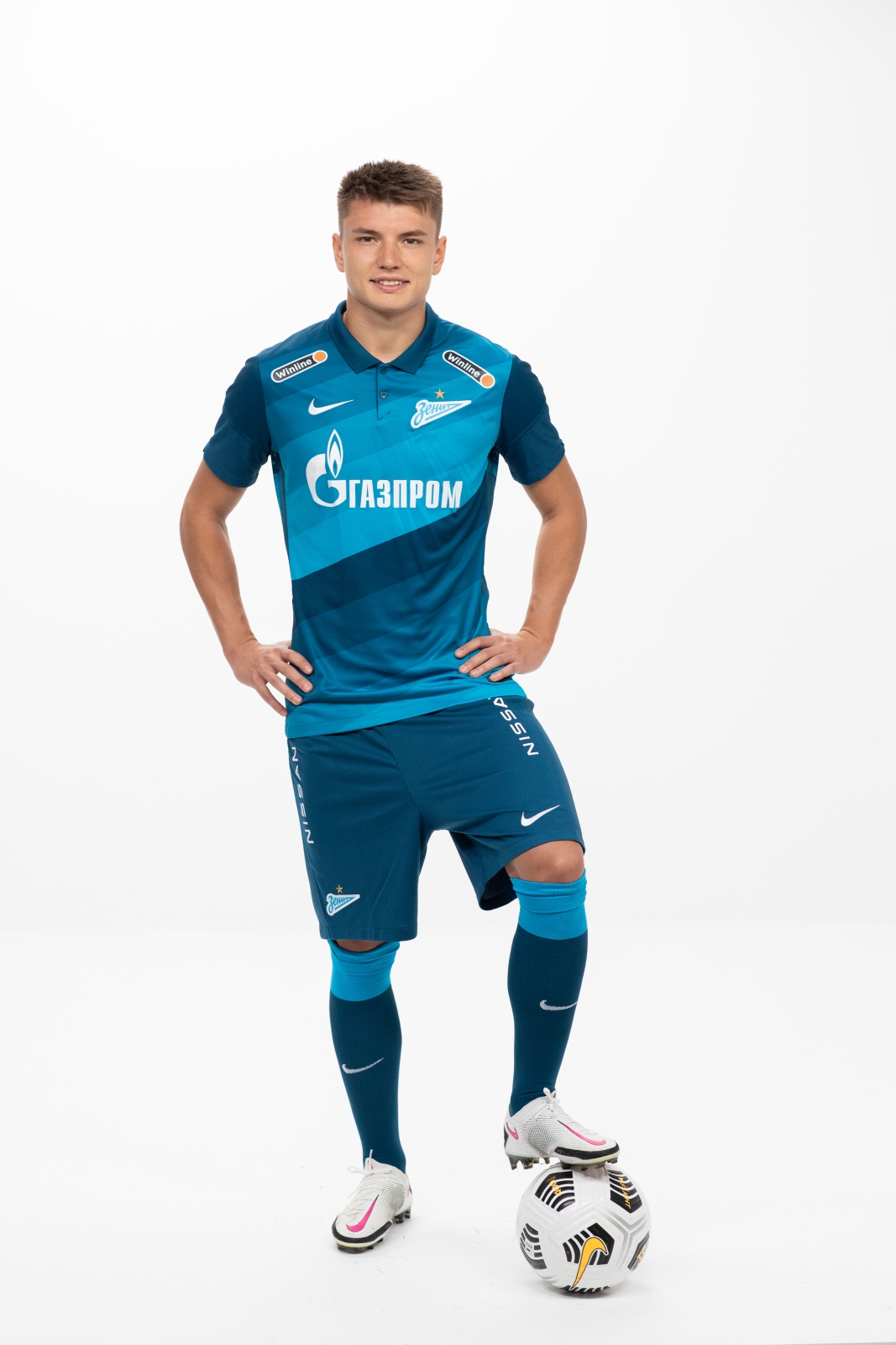 Фотосессия футболистов и тренеров основного состава ФК «Зенит» сезона 2020/21