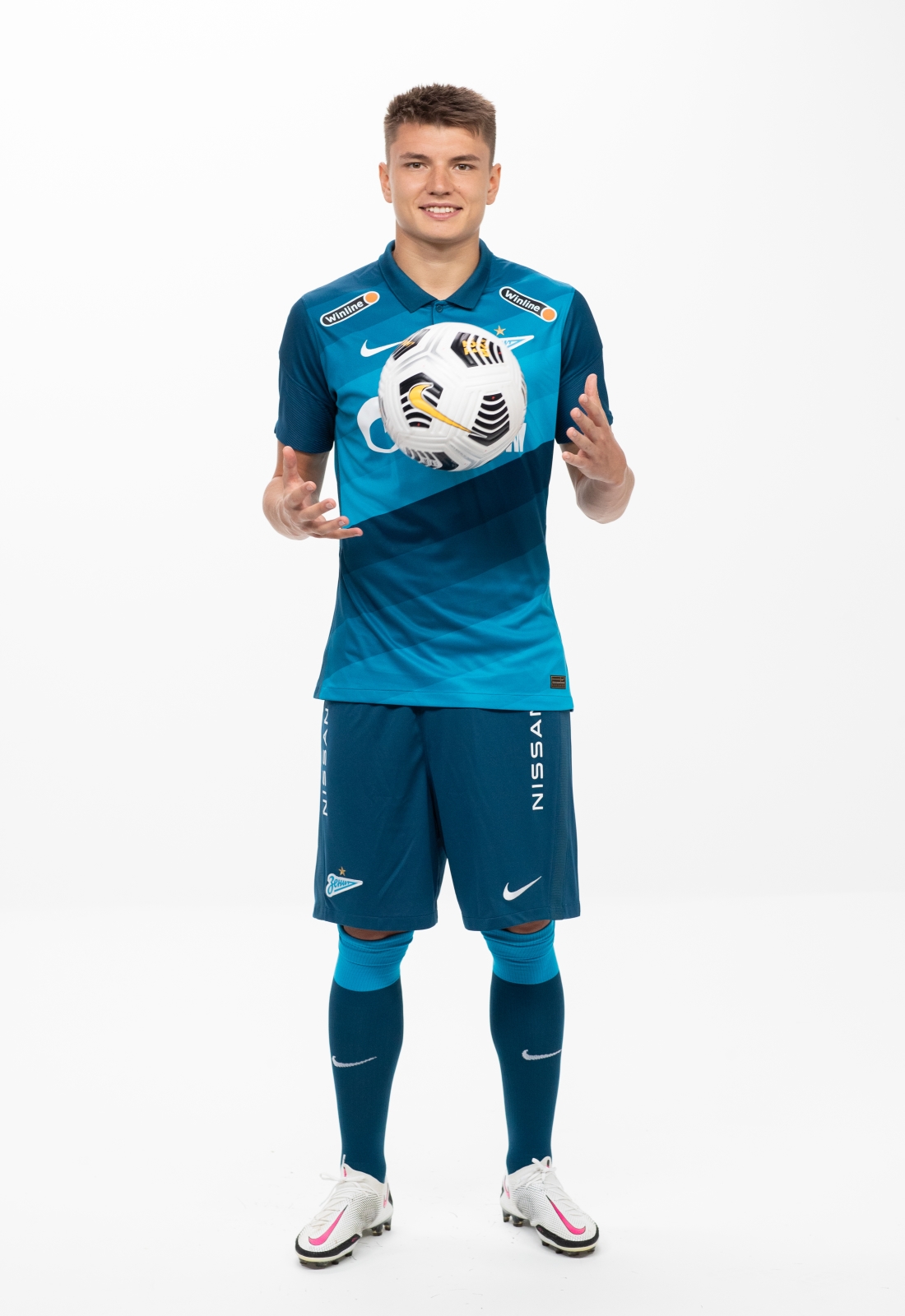 Фотосессия футболистов и тренеров основного состава ФК «Зенит» сезона 2020/21