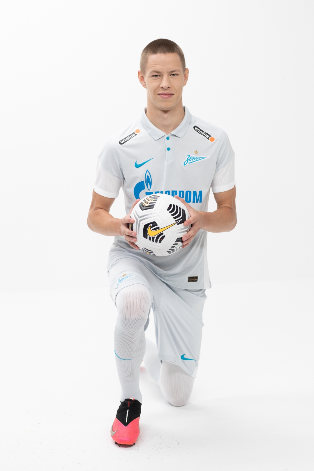 Фотосессия футболистов и тренеров основного состава ФК «Зенит» сезона 2020/21