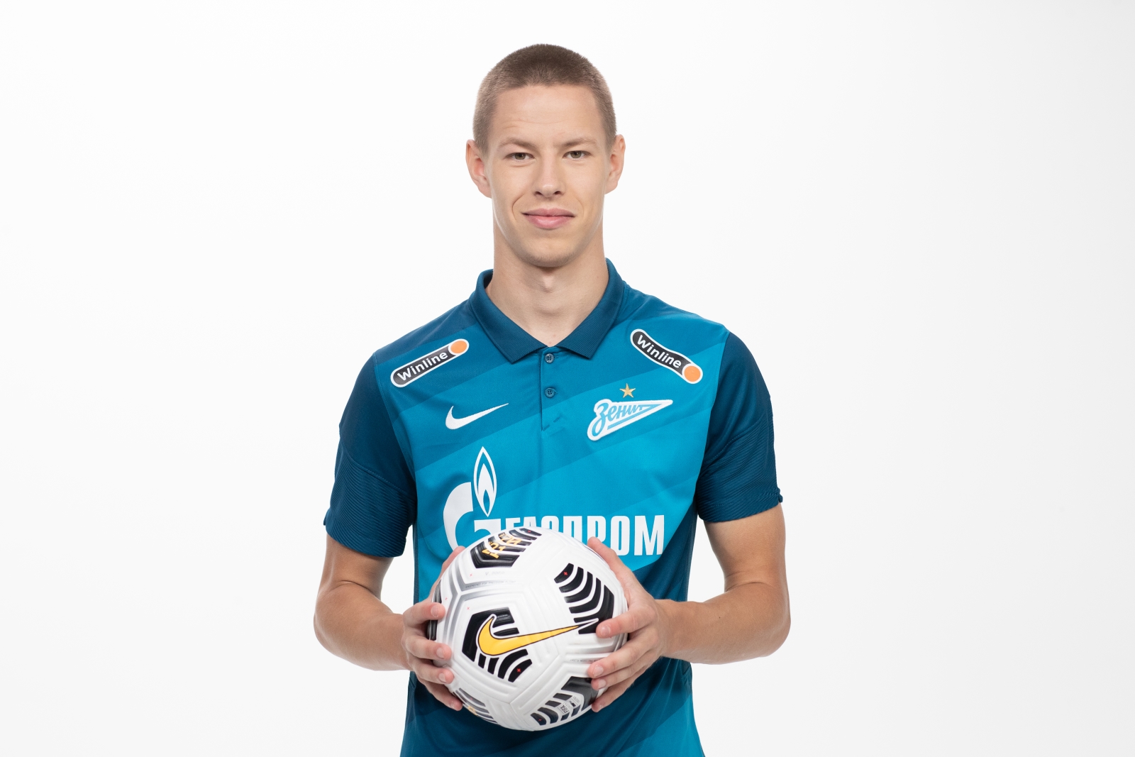 Фотосессия футболистов и тренеров основного состава ФК «Зенит» сезона 2020/21