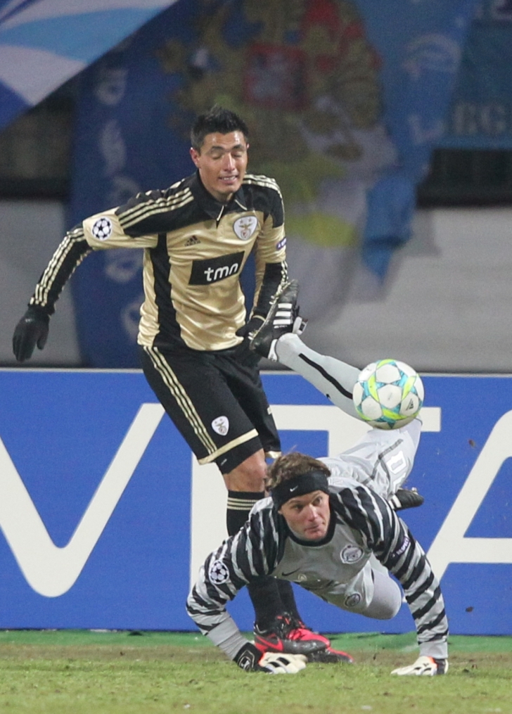 Лиги чемпионов УЕФА 2011/2012, Зенит—Бенфика