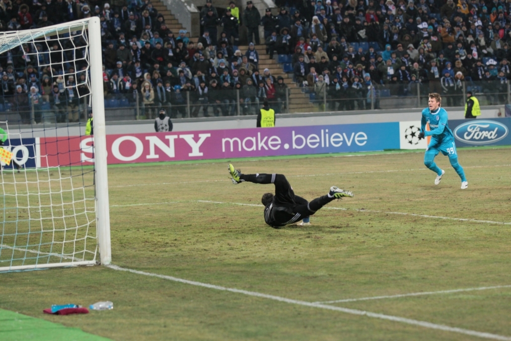 Лиги чемпионов УЕФА 2011/2012, Зенит—Бенфика