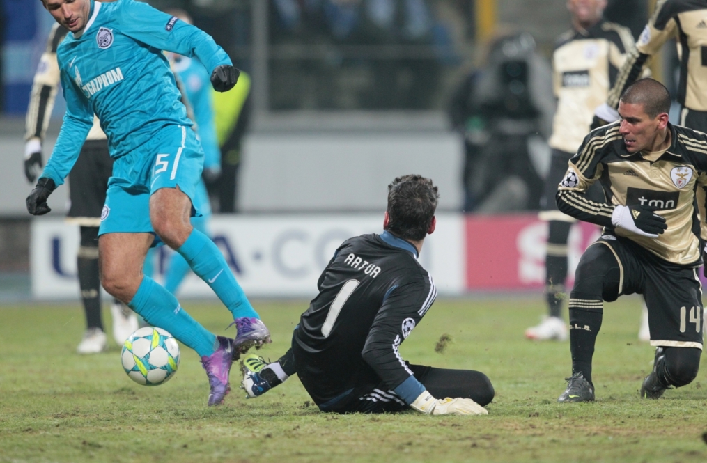 Лиги чемпионов УЕФА 2011/2012, Зенит—Бенфика