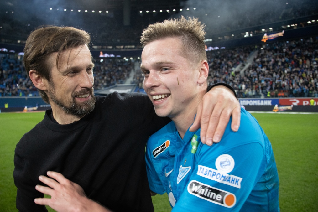 Церемония награждения медалями и кубком чемпионов после матча «Зенит» — «Локомотив»