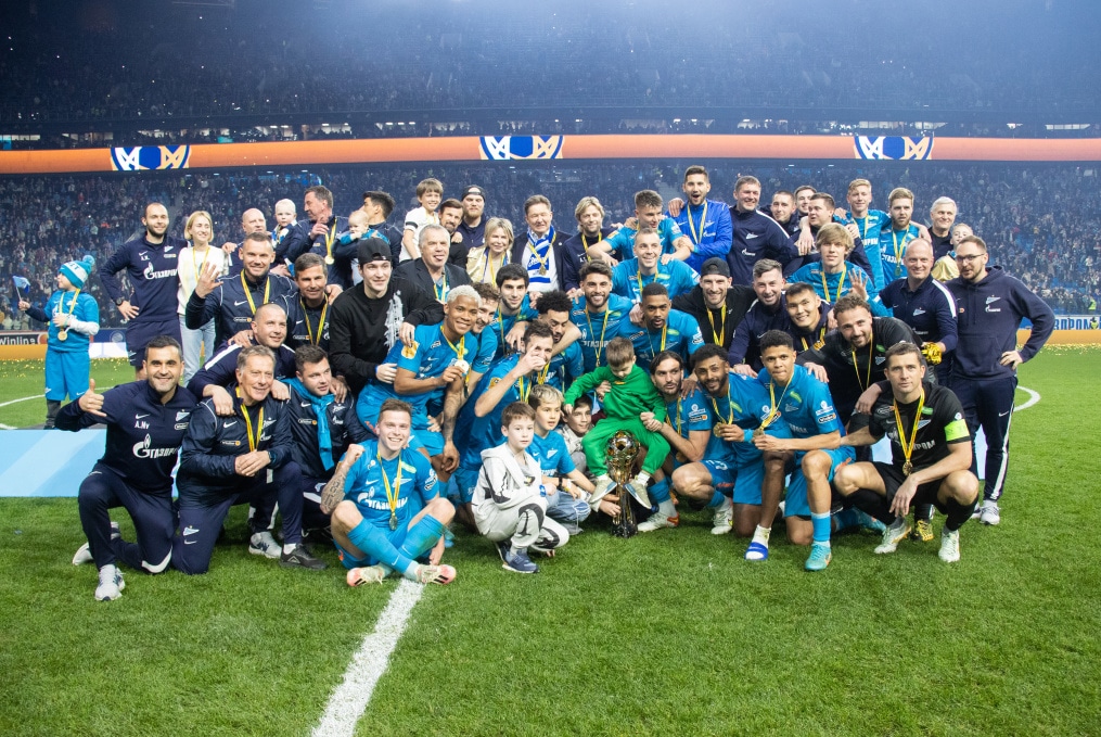 Церемония награждения медалями и кубком чемпионов после матча «Зенит» — «Локомотив»