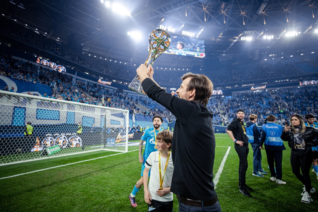 Церемония награждения медалями и кубком чемпионов после матча «Зенит» — «Локомотив»