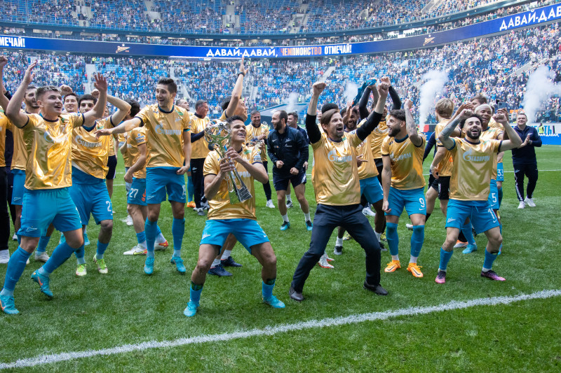 «Зенит» празднует чемпионство после матча «Зенит» — «Химки»