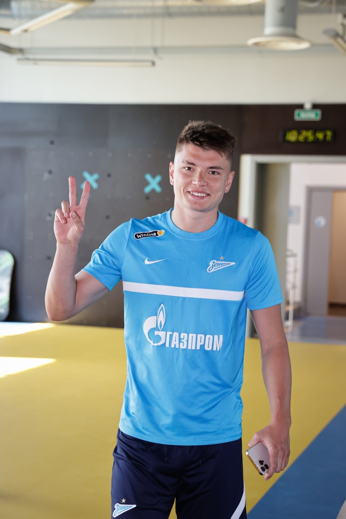 Первая тренировка основного состава «Зенита» после отпуска