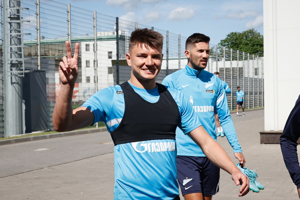 Первая тренировка основного состава «Зенита» после отпуска