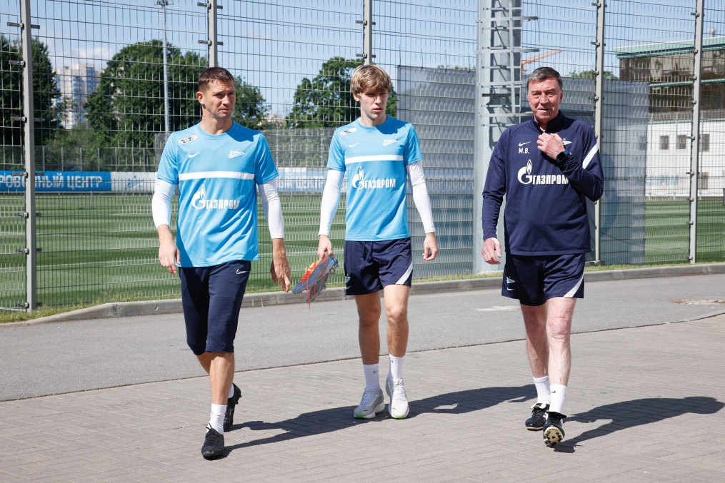 Первая тренировка основного состава «Зенита» после отпуска