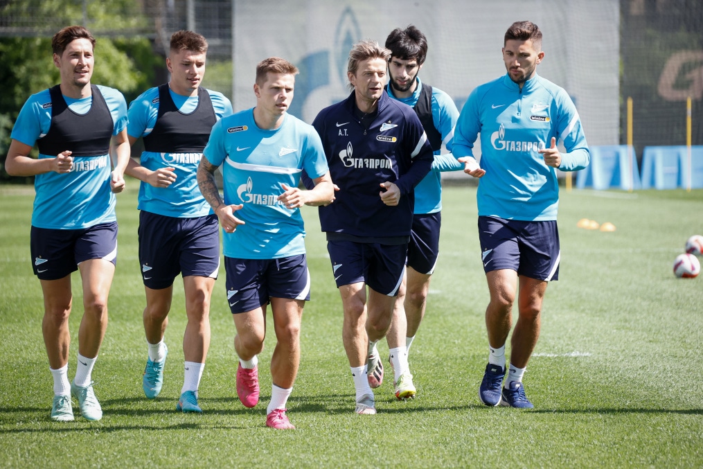 Первая тренировка основного состава «Зенита» после отпуска