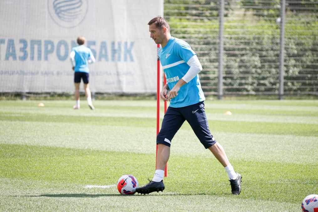 Первая тренировка основного состава «Зенита» после отпуска